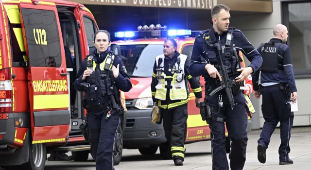 Almanya’da bir okulda gerçekleşen bıçaklı saldırıda 5 kişi yaralandı
