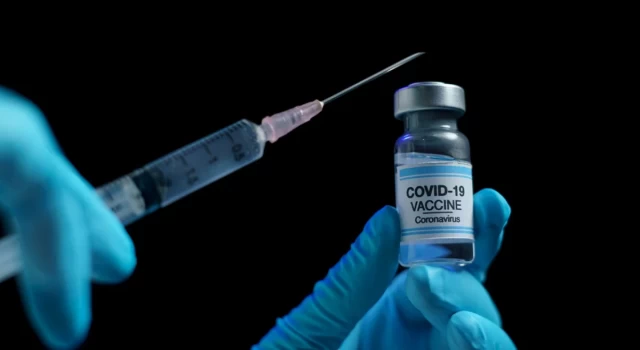 Covid-19 aşılarının iki yeni zararlı yan etkisi tespit edildi