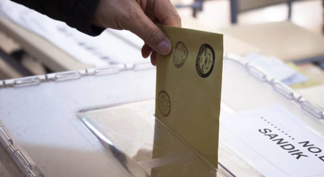 DEM Parti ve Yeniden Refah'ın aday çıkarması İstanbul seçimlerini nasıl etkileyecek?