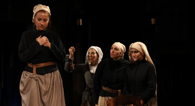 İBB Şehir Tiyatrolarının sevilen oyunu ‘Cadı Kazanı’ Bursa’ya misafir oluyor