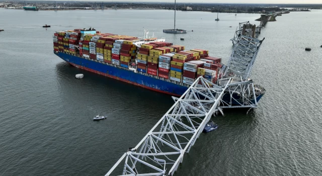 ABD'de kargo gemisinin çarptığı köprü yıkılmıştı: 2 kişinin daha cesedine ulaşıldı