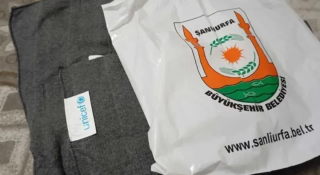AK Partili Şanlıurfa Belediyesi'nin dağıttığı battaniyeler UNICEF’in gönderdiği deprem yardımı çıktı