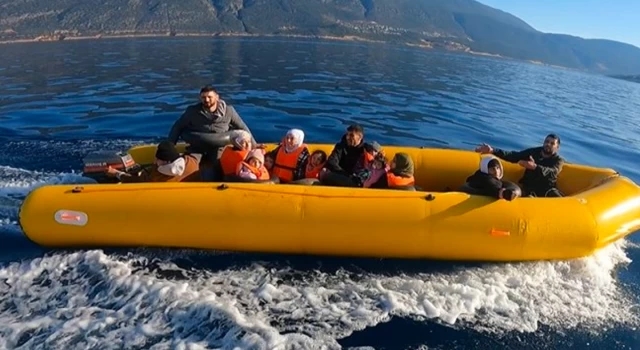 Antalya açıklarında 14 düzensiz göçmen yakalandı