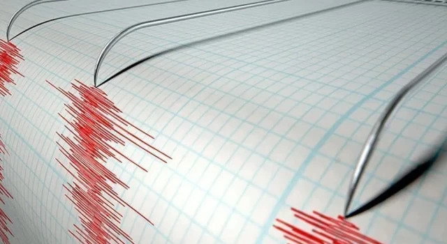 Pasifik'teki ada ülkesi Vanuatu'da 6,4 büyüklüğünde deprem