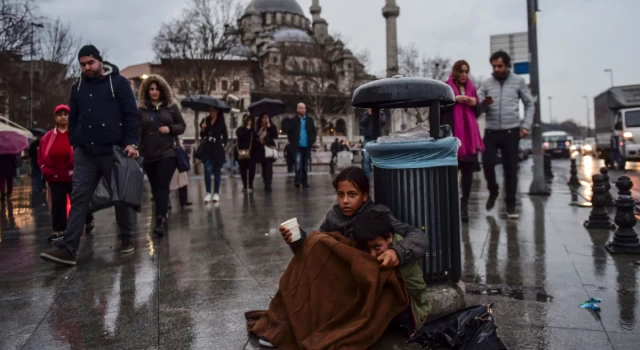 Yoksul sayısında patlama yaşandı: Türkiye'de her dört kişiden biri yardıma muhtaç