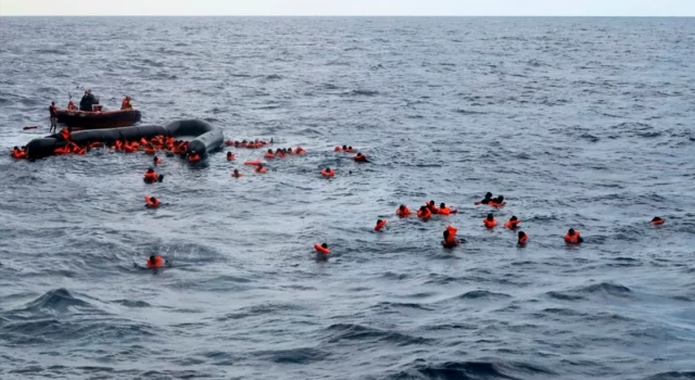 Akdeniz'de göçmenleri taşıyan tekne alabora oldu: 1'i çocuk olmak üzere 8 kişi yaşamını yitirdi