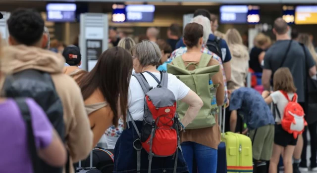 Almanya'da biletlere vergi zammı: Türkiye yolcuları da etkilenecek
