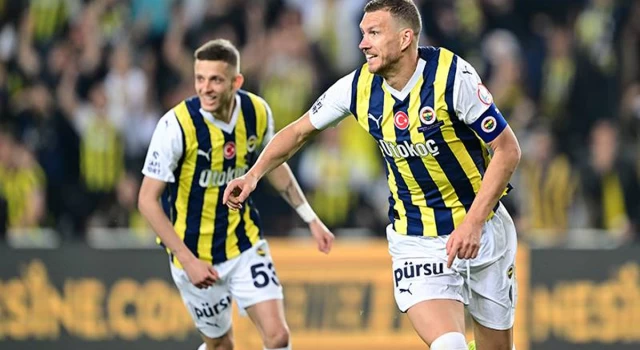 Fenerbahçe, Adana Demirspor'u 4 golle geçerek zirve takibini sürdürdü