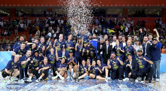 Fenerbahçe Kadın Basketbol Takımı, üst üste ikinci kez Avrupa şampiyonu oldu!