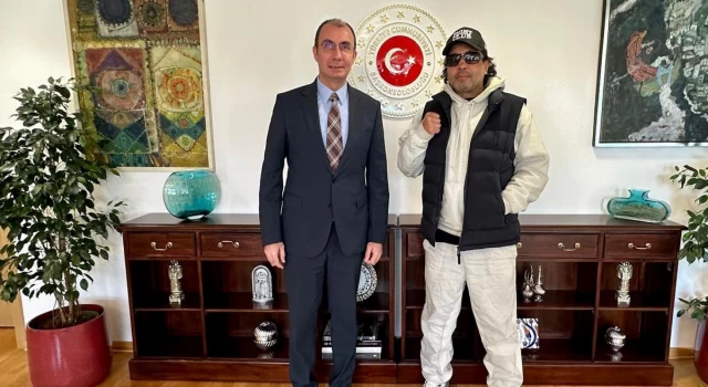 'Killa Hakan' Türkiye Başkonsolosluğu'nu ziyaret etti