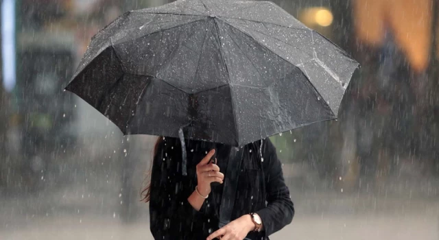 Meteoroloji'den İstanbul dahil çok sayıda il için sağanak yağış uyarısı