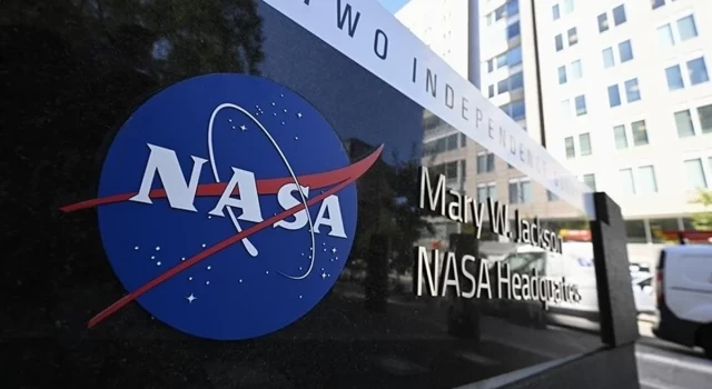 NASA, bir evin çatısına düşen gizemli nesnenin "uzay çöpü" olduğunu açıkladı