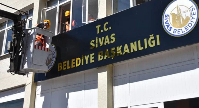 Sivas Belediyesi tabelasına T.C. ibaresi eklendi