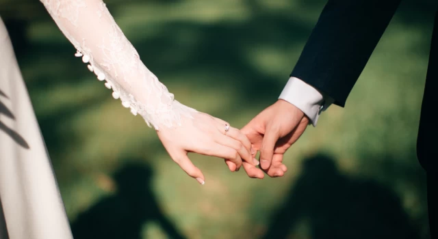 Zamlar evlenecek çiftleri zora soktu: Ev kurma maliyeti cep yakıyor