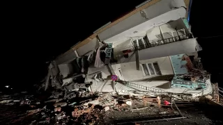 Depremin merkez üssü Pazarcık’ta arama kurtarma çalışmaları sürüyor
