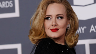 Adele resmen boşandı