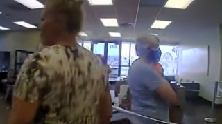 Bankada maske takmayı reddeden kadına yaka paça gözaltı