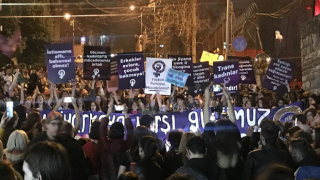 Feminist Gece Yürüyüşü'ne katılanlara evlerinden gözaltı
