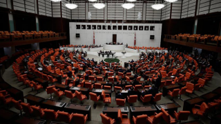 HDP'li vekiller Genel Kurul salonunu terk etti