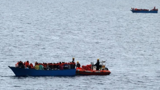 "İnsan kaçakçıları sığınmacıları denize attı"