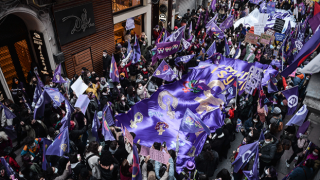 İstanbul Valiliği'nden Feminist Yürüyüş açıklaması: 13 kişi gözaltına alındı