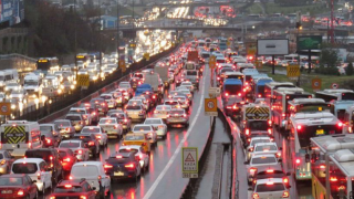 Kısıtlamaya saatler kala İstanbul'da trafik yoğunluğu