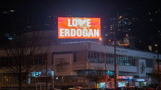 "Stop Erdoğan" sonra "Love Erdoğan"