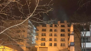 Ankara'da yıkılma tehlikesi bulunan Açelya Apartmanı'nın çatısı çöktü