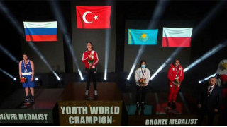 Büşra Işıldar, dünya gençler boks şampiyonu oldu