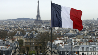 Fransa'da bakanlara restoran soruşturması