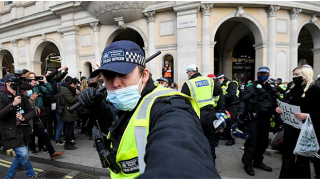 İngiltere, protesto hakkını kısıtlayacak tasarı için sokağa döküldü