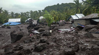 Sel ve heyelan Endonezya'nın belini büktü: 41 ölü