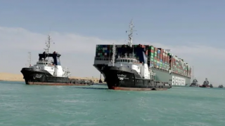 Süveyş Kanalı'nda bekleyen tüm gemilerin geçişi tamamlandı