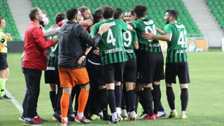 2. Lig'de finalin adı Kocaelispor-Sakaryaspor oldu