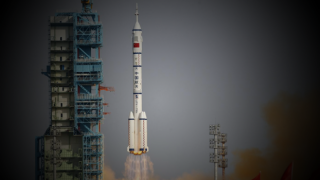Çin uzay aracı Mars'tan ilk fotoğrafı gönderdi