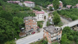 Trabzon'da yüzlerce aile riskli yapılarda