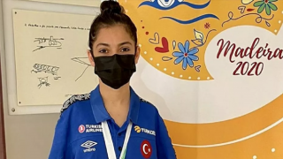 Türk paralimpik yüzücü Sevilay Öztürk, Avrupa ikincisi