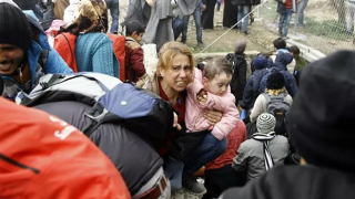 Yunanistan'dan Türkiye'ye göçmen çağrısı