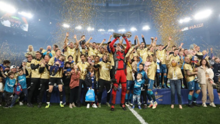Zenit, bitime iki hafta kala şampiyonluğunu ilan etti.