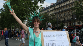 Fransa'da aşırı sağ karşıtı "Özgürlük Yürüyüşü"
