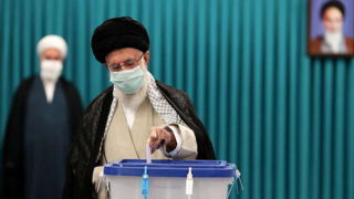 İran yeni cumhurbaşkanını seçiyor