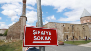 Sivas'ta tabelalarında Türkçe isim kullanan işletmelere yüzde 75 vergi indirimi