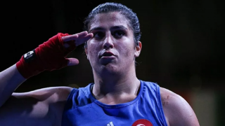 Türk boksör Busenaz'dan Fransa'da altın madalya