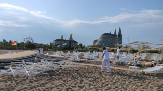 Antalya'da hortum: 6 turist yaralandı