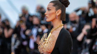 Cannes Film Festivalinde gündem Bella Hadid’in kolyesi