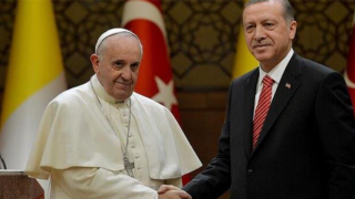 Erdoğan'dan Papa'ya geçmiş olsun mesajı