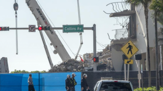 Kontrollü yıkım yapılacak: ABD'de çöken binada çalışmalar geçici olarak durduruldu