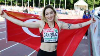 Tuğba Danışmaz Türk spor tarihine geçti