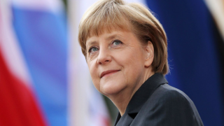 Angela Merkel, Afganistan'daki gelişmeler için ''Bu konu bizi uzun bir süre meşgul edecek'' dedi