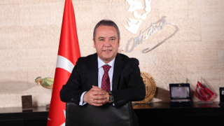 Antalya Büyükşehir Belediye Başkanı Muhittin Böcek kontrol amaçlı hastaneye kaldırıldı